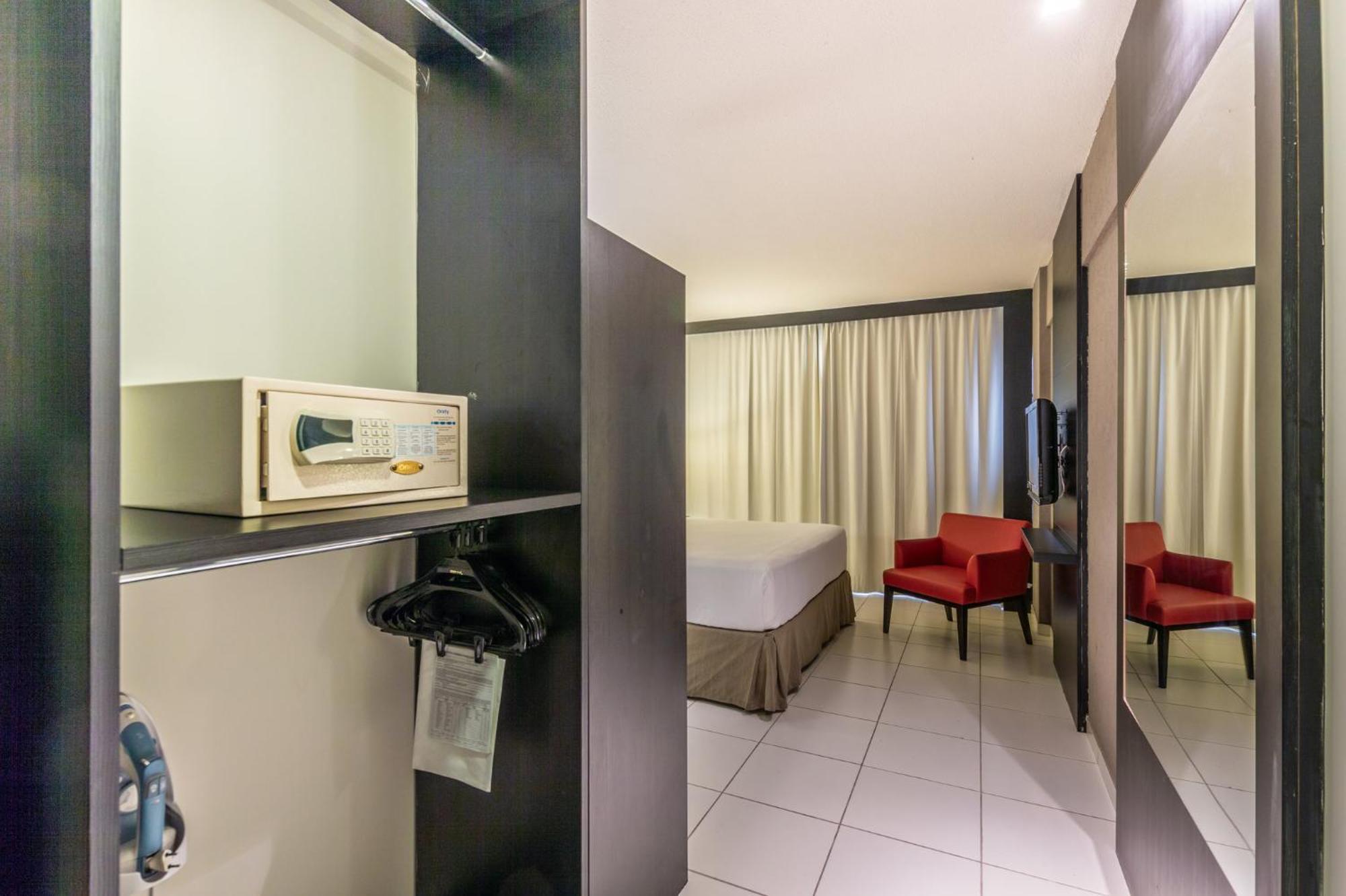 Hilton Garden Hotel 3*